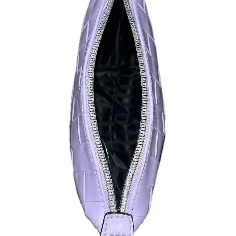 Victoria Secret Elegant Lavender Woven Women's Zip Bag